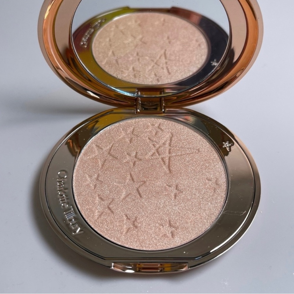 Charlotte Tilbury Glow Glide Face Architect Highlighter in Champagne Glow NEW